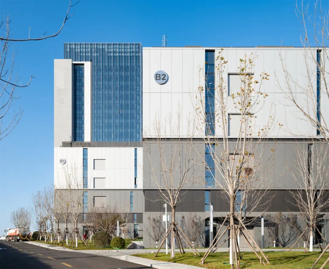 Wiskind delivers within 30 days, empowering the curtain wall aesthetics of the Huan Cishan project!(图5)