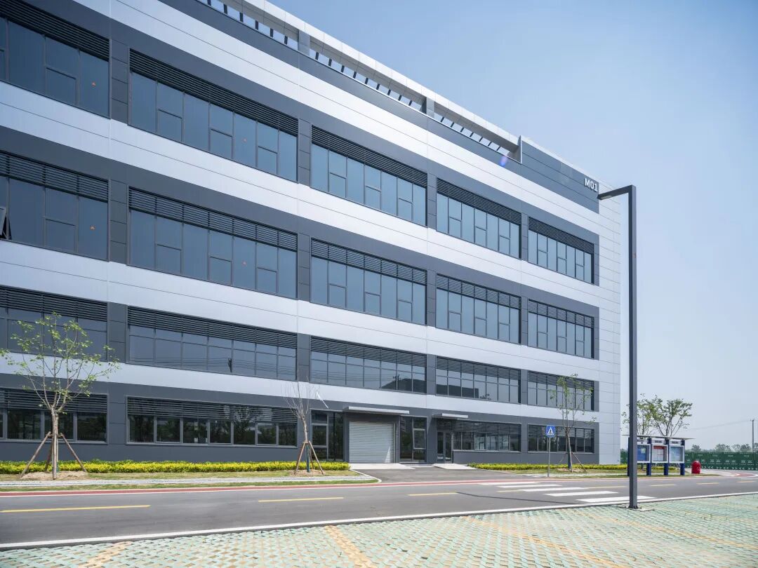 Purlin-Based vs. Purlin-Less Wall Systems in Industrial Buildings: A Technical Selection Guide(图4) Purlin-Based vs. Purlin-Less Wall Systems in Industrial Buildings: A Technical Selection Guide(图4)
